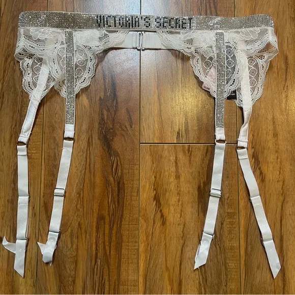 Victoria’s Secret White Lace Shine Rhinestone Balconette Bra &amp; Garter 32C/XS/S