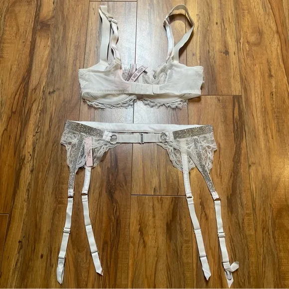 Victoria’s Secret White Lace Shine Rhinestone Balconette Bra &amp; Garter 32C/XS/S