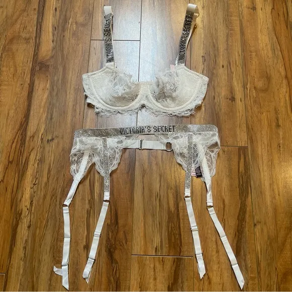 Victoria’s Secret White Lace Shine Rhinestone Balconette Bra &amp; Garter 32C/XS/S