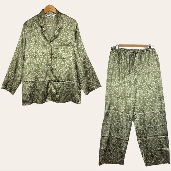 Victoria’s Secret Y2K Satin Snakeskin Animal Print  PJ Sleepwear Lounge Set M