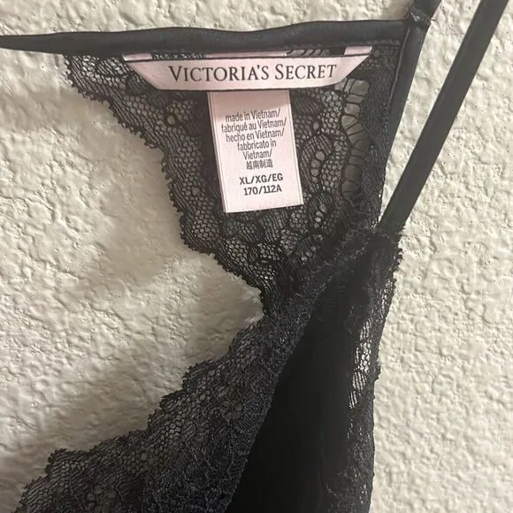 ✨Victoria's Secret Stretch Satin Lace Cutout Black Sz XL Slip✨
