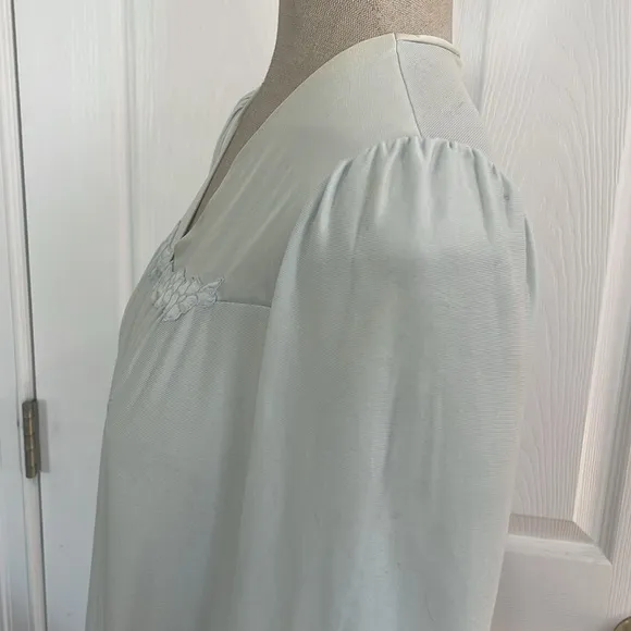 Vintage Vanity Fair nightgown long sleeve nylon  V-neck blue womens size small S