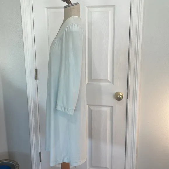 Vintage Vanity Fair nightgown long sleeve nylon  V-neck blue womens size small S