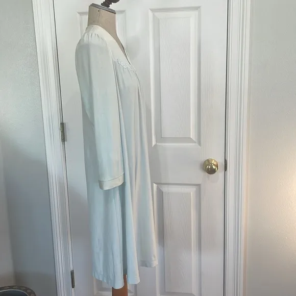 Vintage Vanity Fair nightgown long sleeve nylon  V-neck blue womens size small S