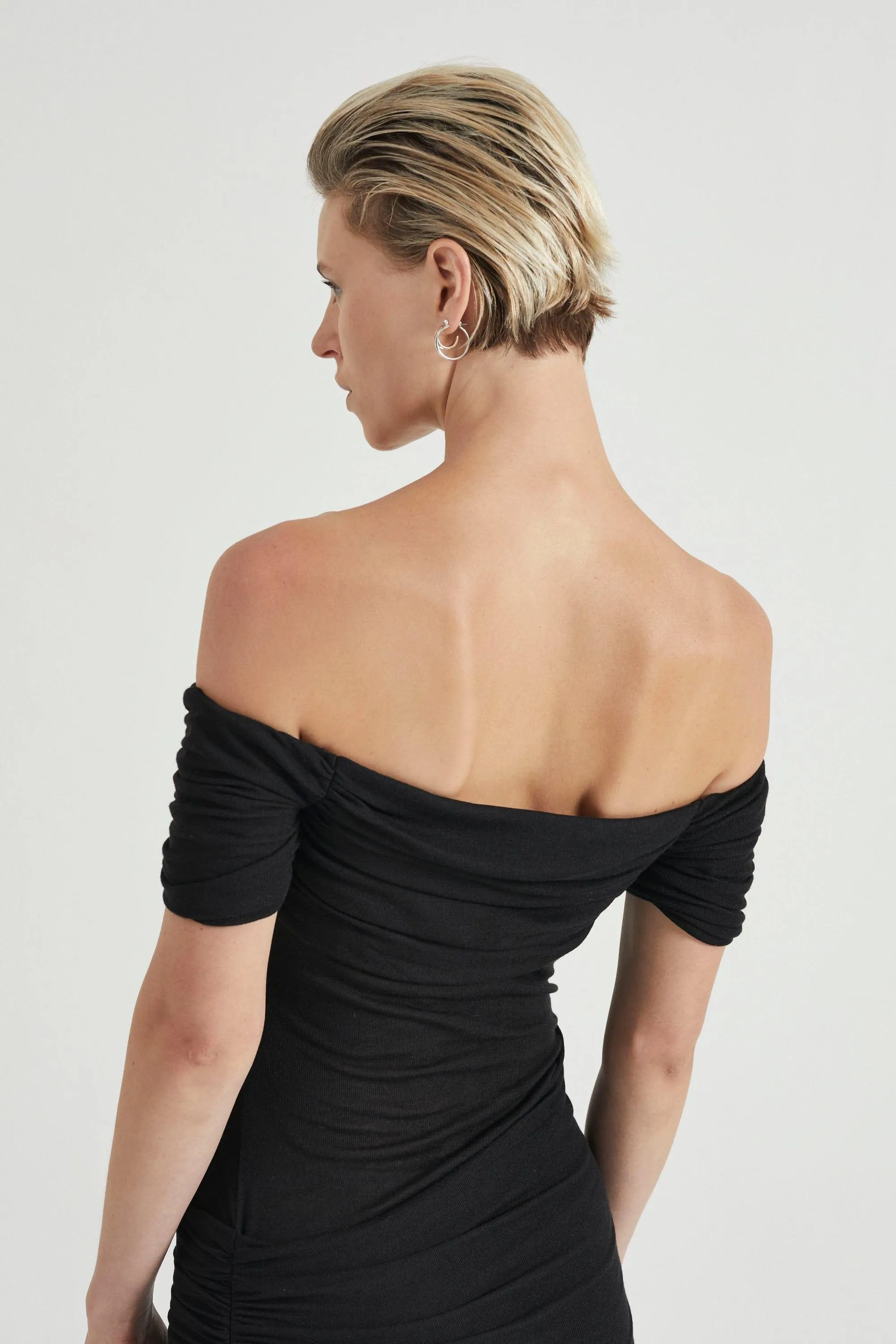 WIND THROUGH OFF SHOULDER DRESS | BLACK